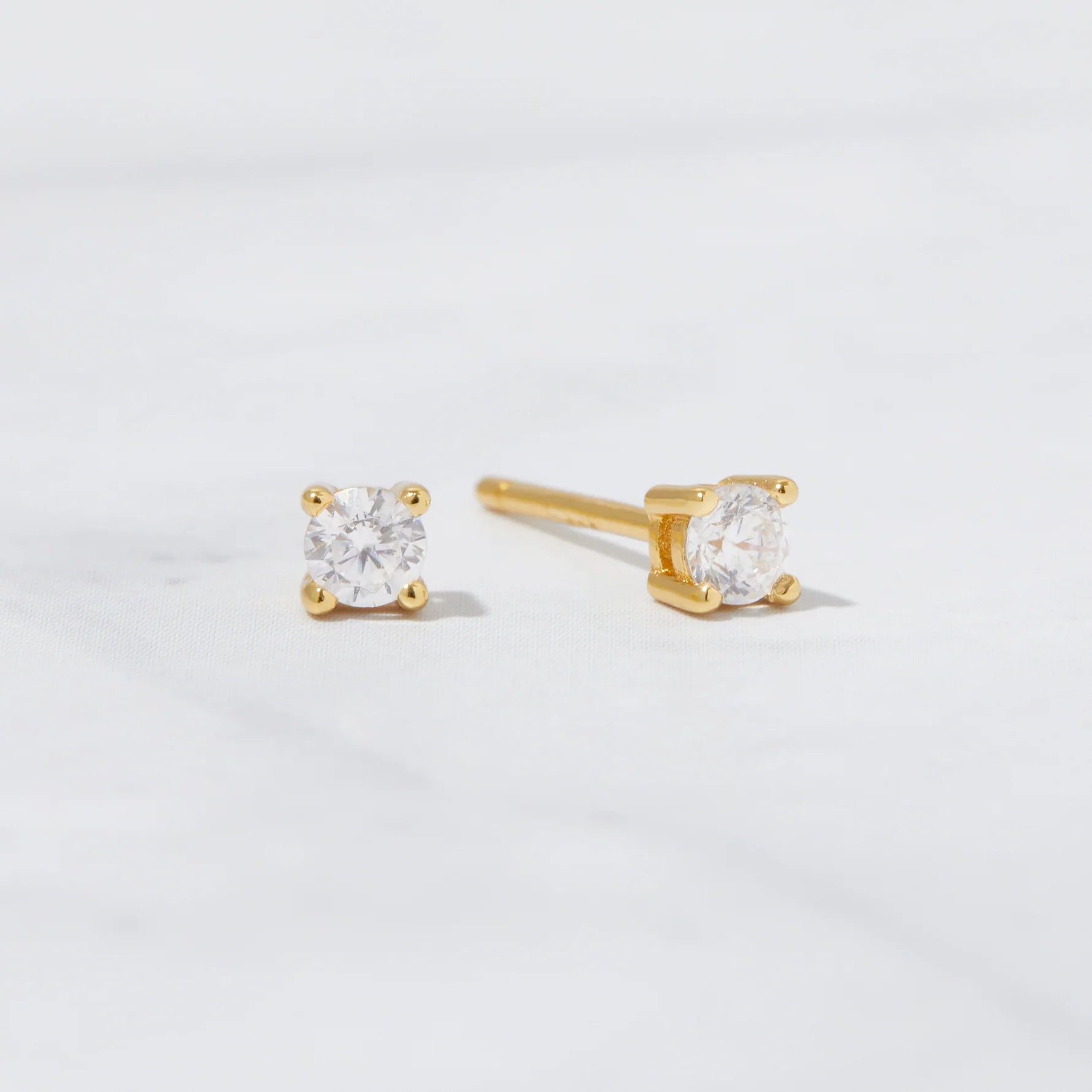 Solitaire Studs 4mm